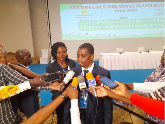 Accès aux soins de santé : des rhumatologues africains en congrès à Lomé